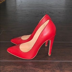 red Aldo PUMPS SIZE 5